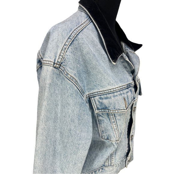 VTG 90's GUESS by George Marciano Light Wash Denim Jacket with Velvet Collar - Picture 7 of 10